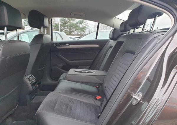 Volkswagen Passat cena 79900 przebieg: 139056, rok produkcji 2017 z Kraków małe 211